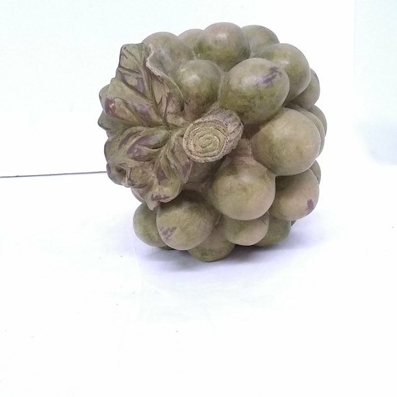 Grape Cluster Green Heavy Resin Table Dining Decor - Picture 2 of 6